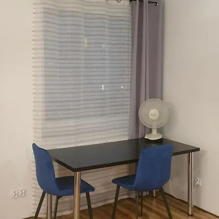 Mini Pn / Cracow North Z Parkingiem *