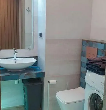 Mini Pn / Cracow North Z Parkingiem Apartament